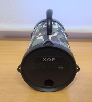 Altavoz Bluetooth XQF, buen estado.