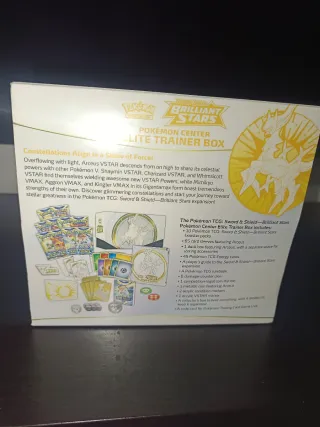 Élite Trainer Box Pokémon Center