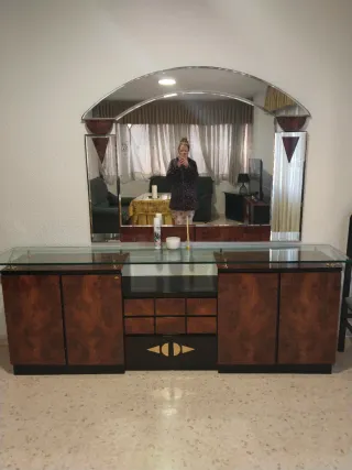 Mueble aparador con espejo