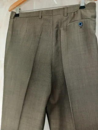 Pantalón Burberry Talla 46 Caki