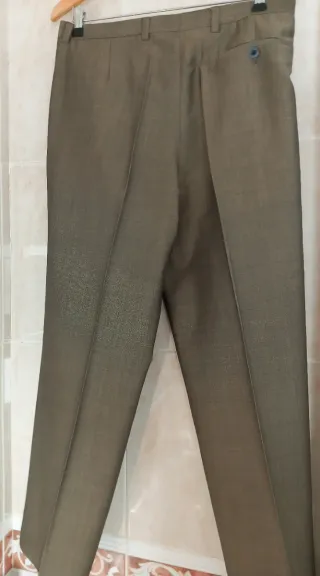 Pantalón Burberry Talla 46 Caki