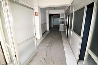 Local comercial en venta en El Camp de l'Arpa del Clot en Barcelona