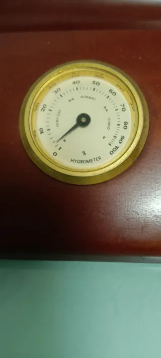 Estación meteorológica analógica de madera