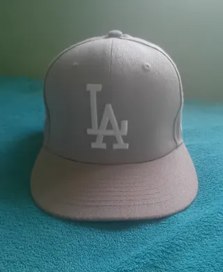 Gorra LA bordado