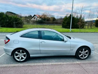Mercedes-Benz Clase C 2004