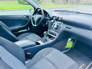Mercedes-Benz Clase C 2004