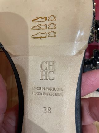 Sandalias Carolina Herrera negro y plata 38