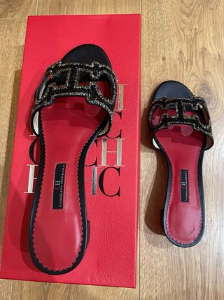 Sandalias Carolina Herrera negro y plata 38
