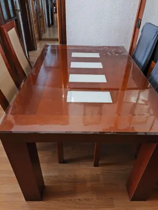 Mesa extensible comedor + 4 sillas