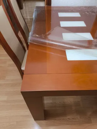 Mesa extensible comedor + 4 sillas