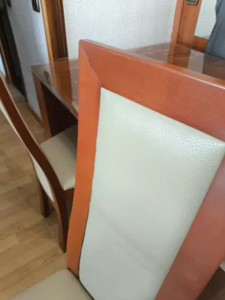 Mesa extensible comedor + 4 sillas