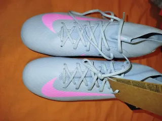 Zapatos de fútbol Nike Talla 42