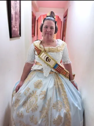 Traje de Fallera azul cielo con detalles dorados