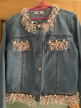 Chaqueta vaquera KOKER con abalorios