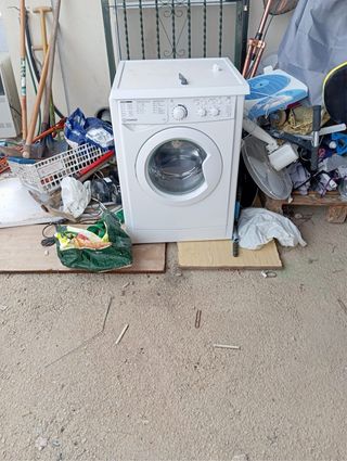 Mueble vitrina cristal y madera Tel 631901445