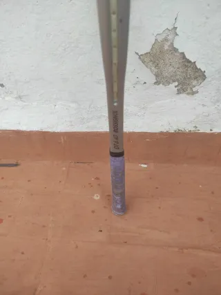 Raqueta de tenis plateada Con funda Escuxo ofertas