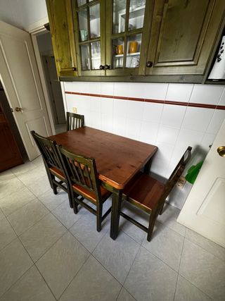 Conjunto mesa y 4 sillas madera
