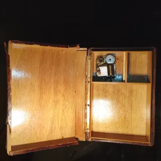 Caja de música antigua S. XI