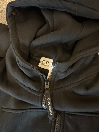 Chaqueta  Negra con Gafas