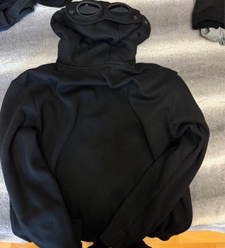 Chaqueta  Negra con Gafas