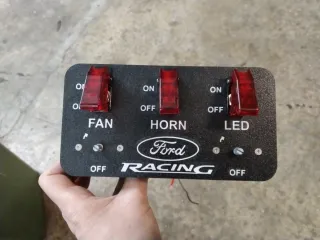 Panel de interruptores Ford Racing