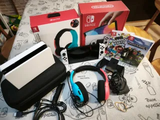 Nintendo Switch OLED Bianca + Accessori