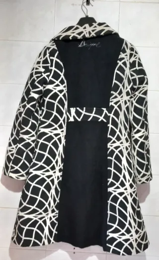 Abrigo Desigual Mujer Negro y Blanco