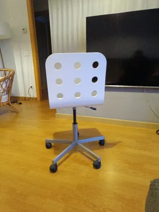 Silla de oficina con ruedas
