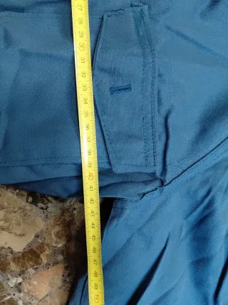 Mono de trabajo azul