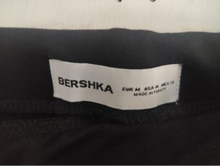 Minifalda negra con pantalón interior