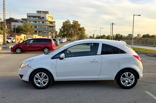 Opel Corsa 1.4i 90cv CMON año 2009 etiqueta "C"
