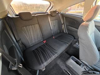 Opel Corsa 1.4i 90cv CMON año 2009 etiqueta "C"