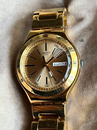 Reloj Swatch Irony Dorado