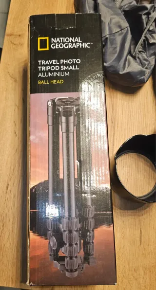 Macchina fotografica Canon R6 con accessori