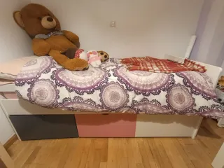 Cama juvenil con cajones