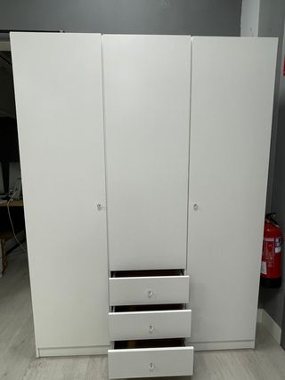 Armario 3 puertas y 3 cajones