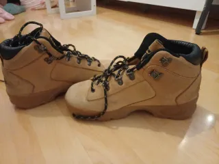 Botas senderismo Nike ACG beige
