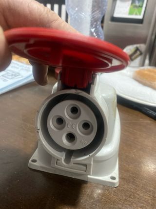 Legrand P17 IP44 32A 3+T Enchufe Industrial