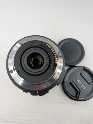 Sigma 18-200mm f/3.5-6.3 DC OS