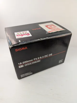 Sigma 18-200mm f/3.5-6.3 DC OS