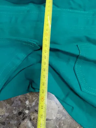 Mono de trabajo verde talla pequeña