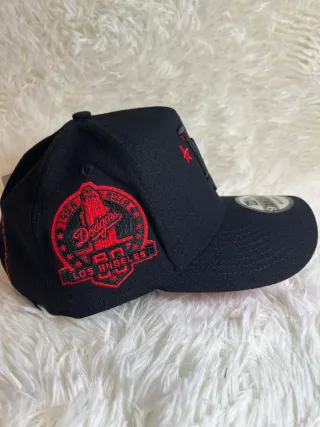 Gorra New Era 9Forty Ajustable Negra Roja