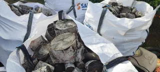 Leña de pino para chimenea