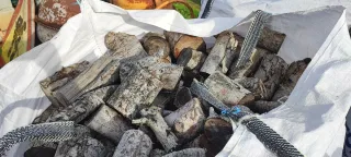 Leña de pino para chimenea