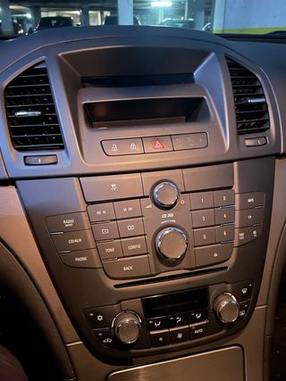 Opel insignia  Gasolina 140cv 2010