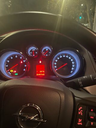 Opel insignia  Gasolina 140cv 2010