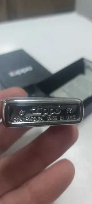 Zippo 250 brillo Cazador