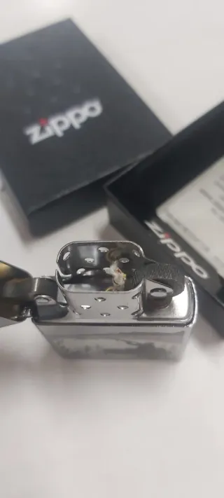 Zippo 250 brillo Cazador