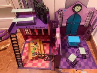 Lote Muebles y Casas Monster High