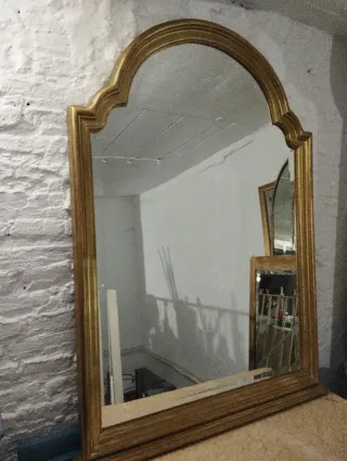 Espejo antiguo dorado biselado